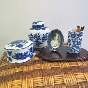Blue and White Porcelain Art Set